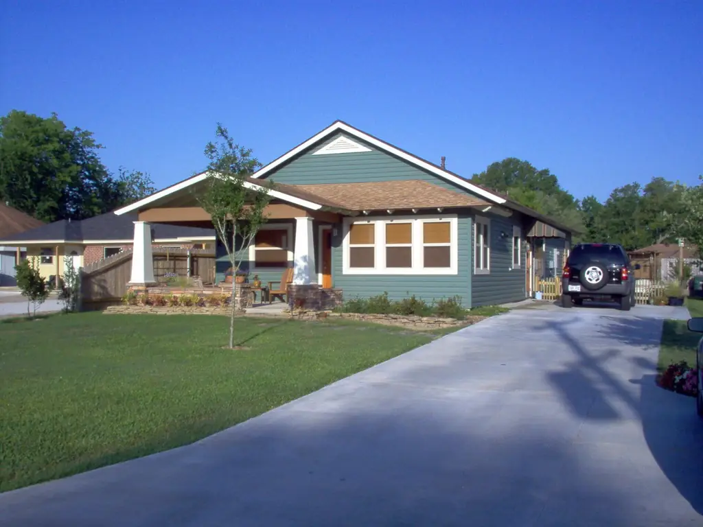 Craftsman bungalow built by Sade Construction in Lake Charles, Louisiana