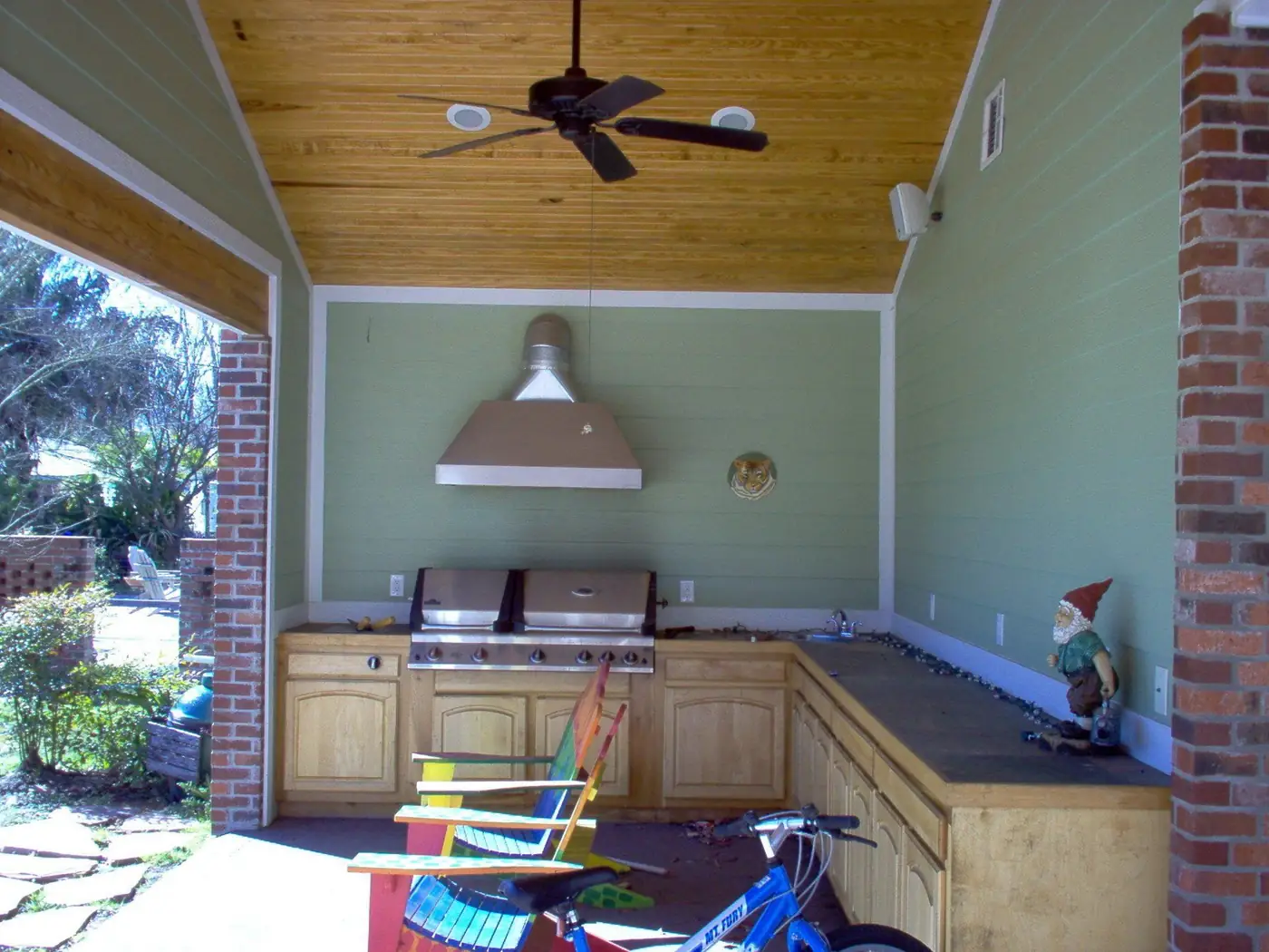 Planning an Outdoor Kitchen That Actually Survives Louisiana Weather